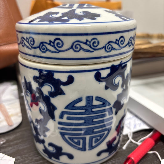 Blue and white small jar