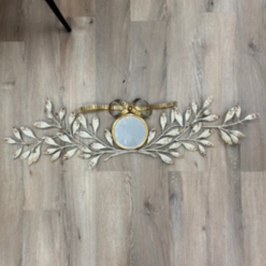 Metal bow wall decor