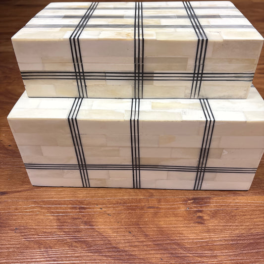 Rectangle hatch pattern bone box (small)