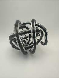 Knotty Sphere (Small black)