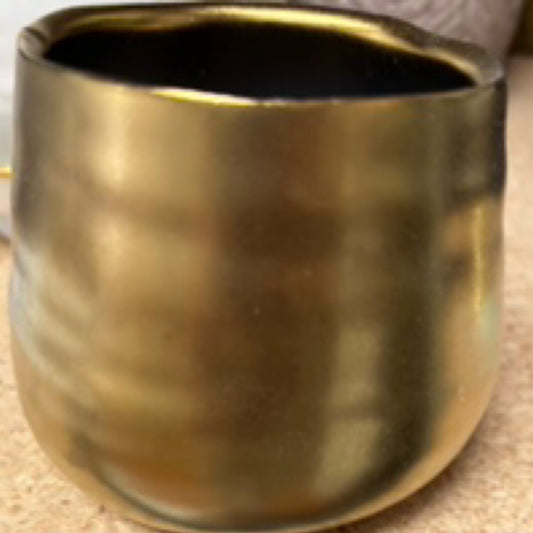 Gold planter