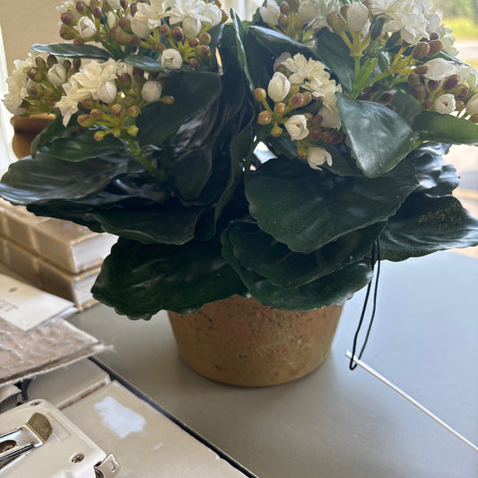 Artificial potted plant