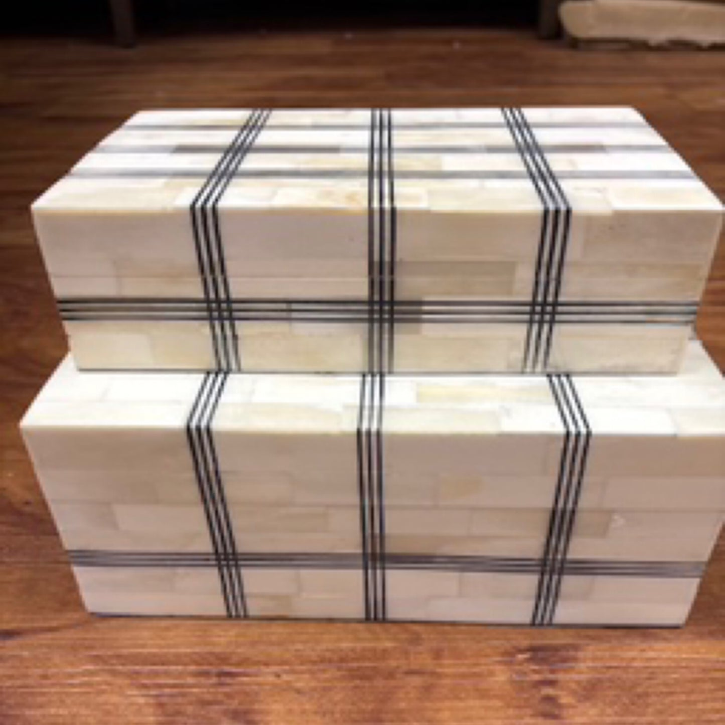 Large Hatch Pattern Bone Box