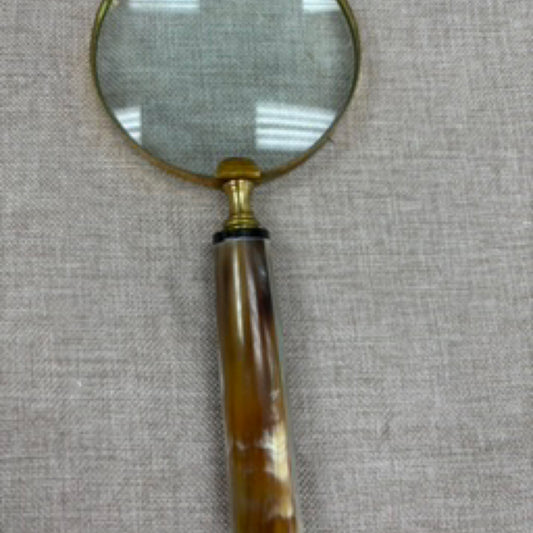 Handheld Magnifying Glass