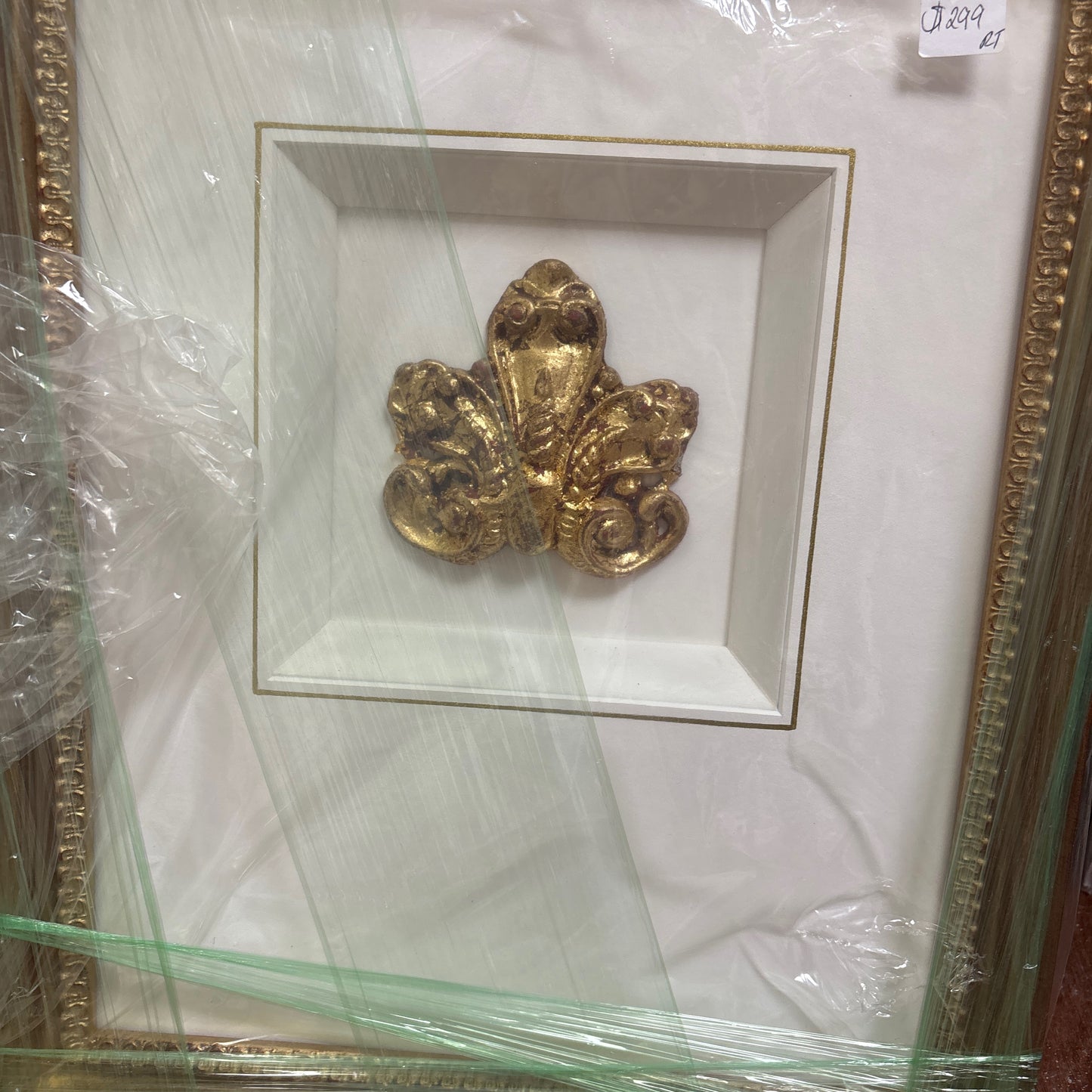 Flour de Lis intaglio art
